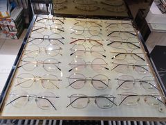 -潘多拉眼镜·蔡司依视路明月(潘家园店)