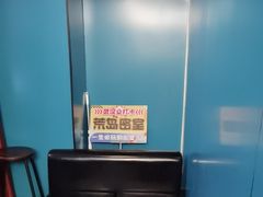 -荒岛实景沉浸密室(江汉路1店)