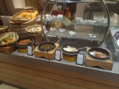 自助调料区-海口绿发希尔顿酒店-田园汇自助餐·三文鱼·海鲜