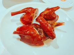 玻璃皮润烧乳鸽-北京厨房(西安SKP店)