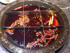 -红九格老火锅(三峡广场店)