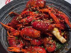 -肥肥虾庄·金牌油焖大虾(汉街SKP店)
