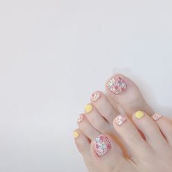 -悦指间美甲美睫