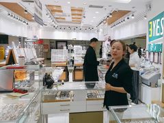 -美式眼镜·授权蔡司.依视路.尼康.豪雅.明月(人民广场店)