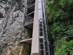 -龙水峡地缝景区