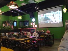 大堂-川渝窈妹纸包鱼·齐齐哈尔烤肉