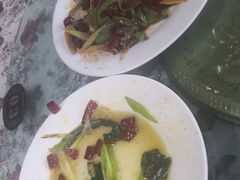 -青海特色美食小炒炕锅牦牛肉火锅