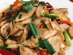 腊肉炒牛肝菌-翕庐小苑
