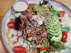 照烧鸡肉配牛油果拉法沙拉-HELLO 27 意面·沙拉·帕尼尼