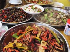 -李双猪·小龙虾·烧烤·羊肉煲(乐山店)