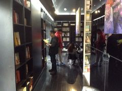 iphone_upload_pic-钟书阁(松江泰晤士小镇店)