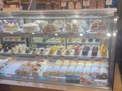面包甜点陈列柜-西村叔叔的店·面包·甜品·蛋糕(崂山丽达店)