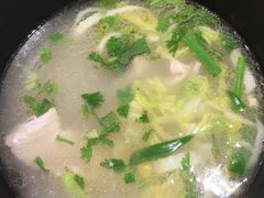 -花馬肆.云南过桥米线(汉神购物广场现场熬汤店)