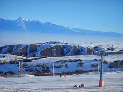 -丝绸之路山地度假区滑雪场