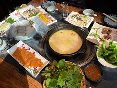 -大匠工房古船木艺术餐厅·猪肚鸡专门店(长白仙岛店)