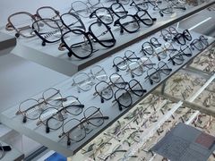 -美式眼镜·授权蔡司.依视路.尼康.豪雅.明月(南翔印象城店)