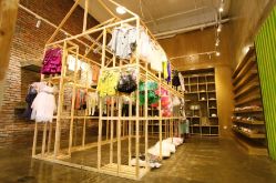 点击看大图 服装展示-WPlus明星肖像亲子全家福摄影