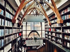 -钟书阁(松江泰晤士小镇店)