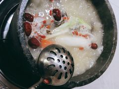 -鲁朗纳麦石锅鸡庄园