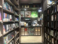 -钟书阁(群光广场店)