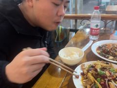 -茅屋大酒店