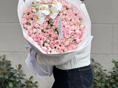 -何兮花店·气球派对鲜花店(马桥银春路万科城店)