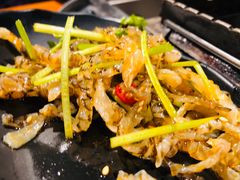 凉拌鱼皮-伍丁·烤牛肋(和平东桥店)
