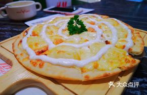 Thai Golden Pillow Durian Thin Crust Pizza