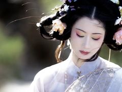 -翩若国风汉服体验馆