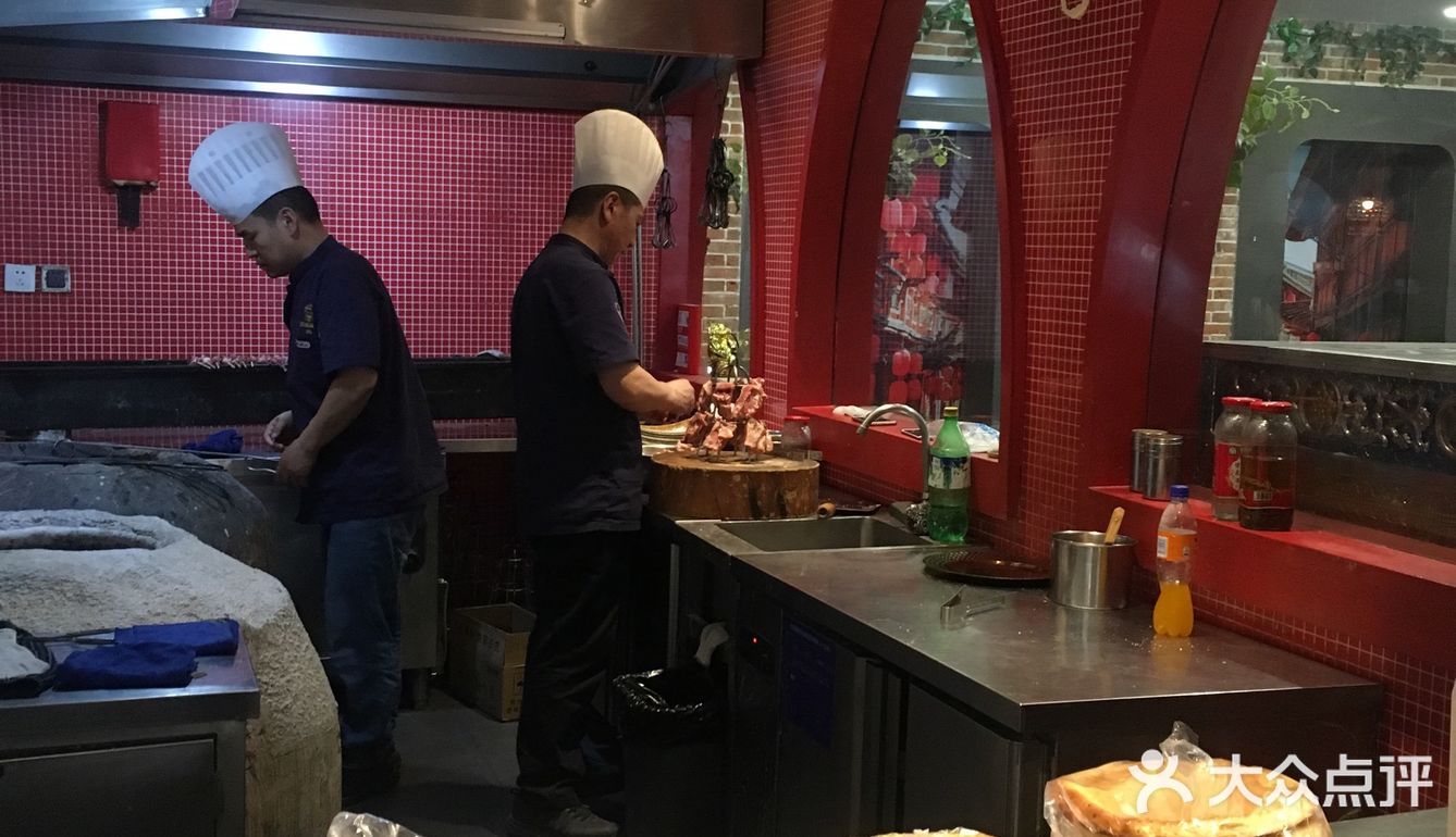 邵东家吃好饭想吃西域疆南的羊肉串解解馋