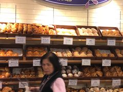 面包甜点陈列柜-老佛爷饼店