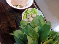 -虾弄弄海派小龙虾·牛羊蝎子火锅