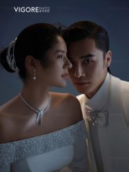 -雪中彩影婚纱摄影·微光艺术中心