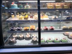 -蓝小轩蛋糕·面包(趣春店)