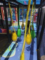 -反弹蹦床公园·亲子乐园·团建·派对(尚品奥莱店)
