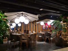 大堂-日进一片海.生腌海鲜火锅.宵夜烧烤(三里屯总店)