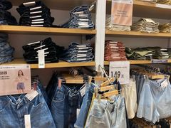 -优衣库(邢台世贸天街店)