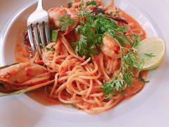 -Chom Cafe and Restaurant