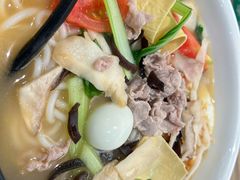 -蒙自源米线大王(东站店)