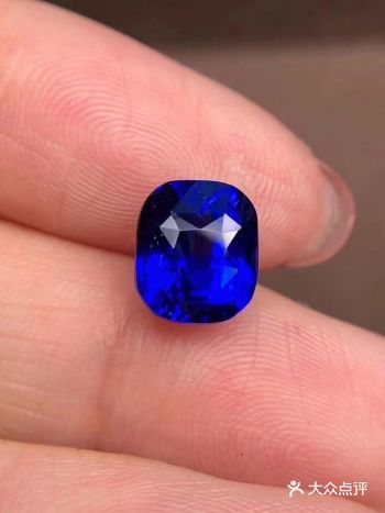 无烧皇家蓝蓝宝石！玻璃体！切割精美，颜色浓郁