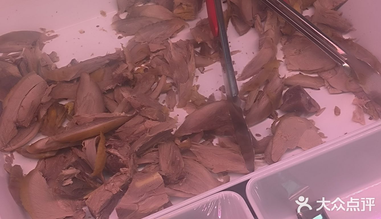 来买麻辣鸡都是现称现拌，干净卫生的食材