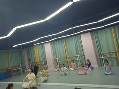 -雅米拉艺术中心(少儿舞蹈培训)