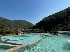-十万大山布透温泉