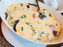 -Chom Cafe and Restaurant