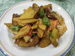 -鹤乡东北菜(崮山路店)