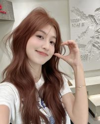 -十六番发型师事务所