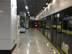 -龙溪路(地铁站)