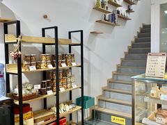 面包甜点陈列柜-洪小凡(钱塘明月店)