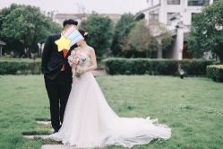 -Flora婚纱礼服定制租赁店