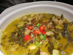 -黄泥岗·地道湖北菜(奥特莱斯店)